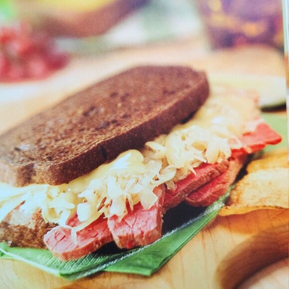 CROCK POT THE ORIGINAL SLOW CCOOKER BEST LOVED SLOW COOKER RECIPES NWT - Picture 5 of 7